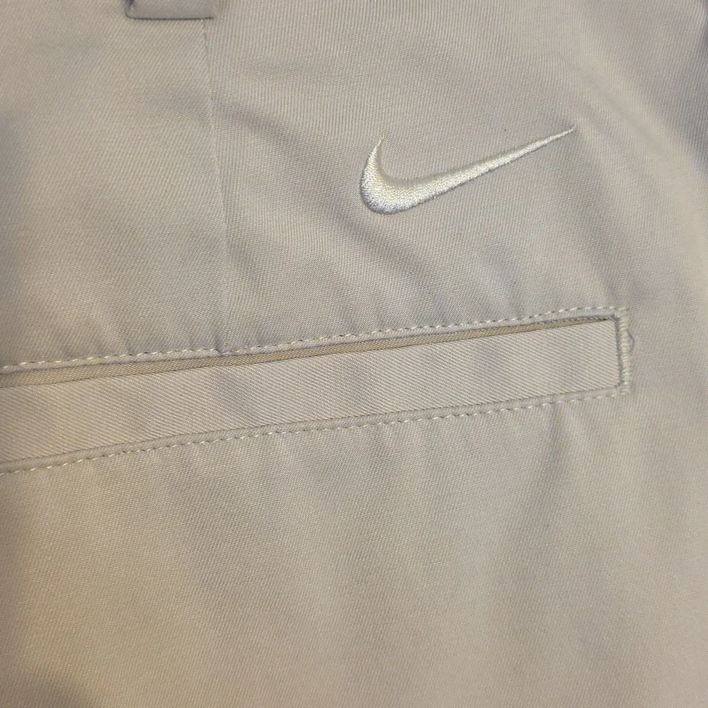 Nike Golf Shorts Men's Dri-Fit Light‎ Tan Pockets Size 36 EUC